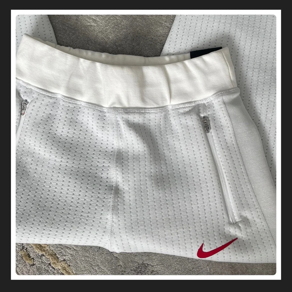 Nike Sportswear Women's 7/8 Cropped Pants
